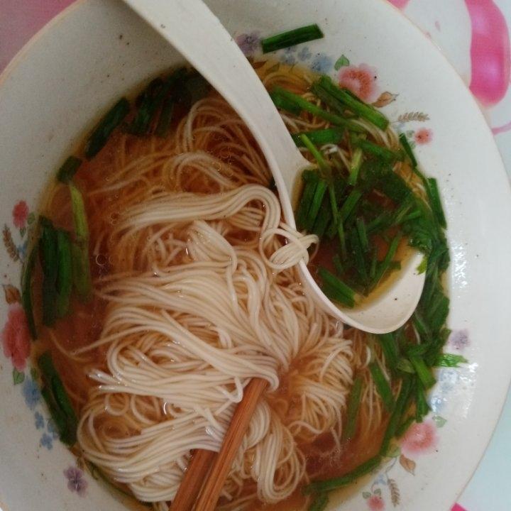 超级简单的清汤面🍜