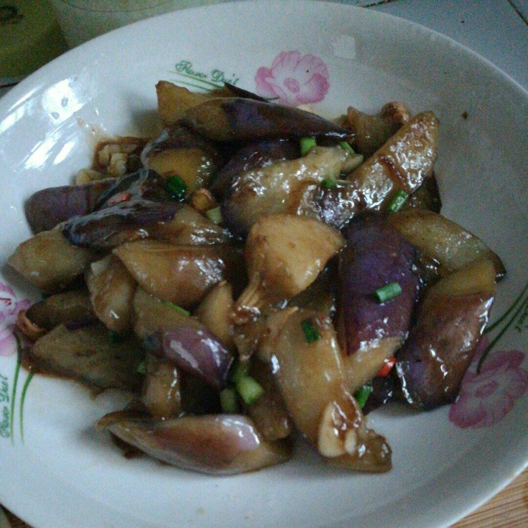 红烧茄子（教你炒茄子不变色的小妙招）
