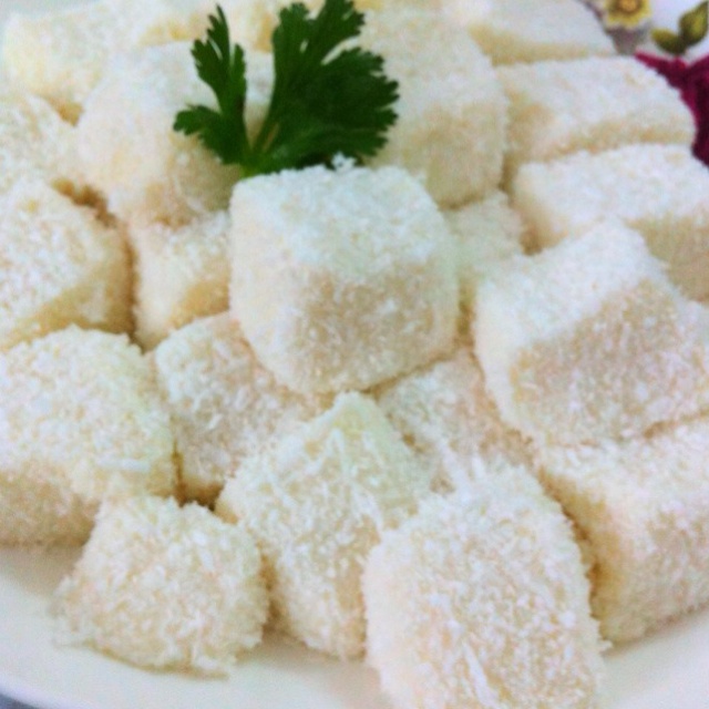 完胜85度C牛奶椰丝小方