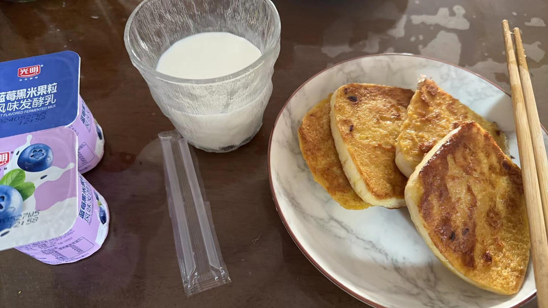 鸡蛋黄金馒头片👍🥞（低脂电饼铛版🍭快手早餐）