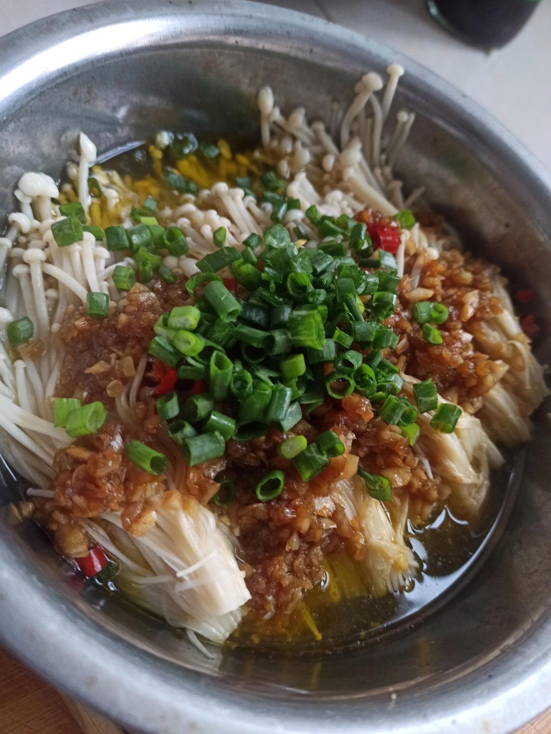 超级下饭的蒜蓉金针菇！好吃到爆