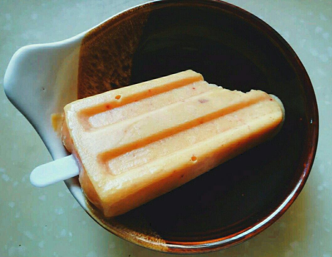 蜜桃奶油雪糕