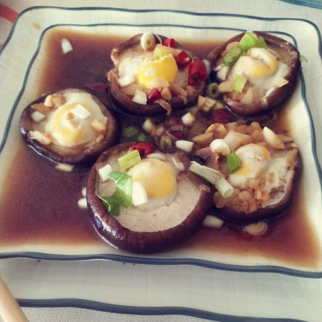 鹌鹑蛋蒸香菇