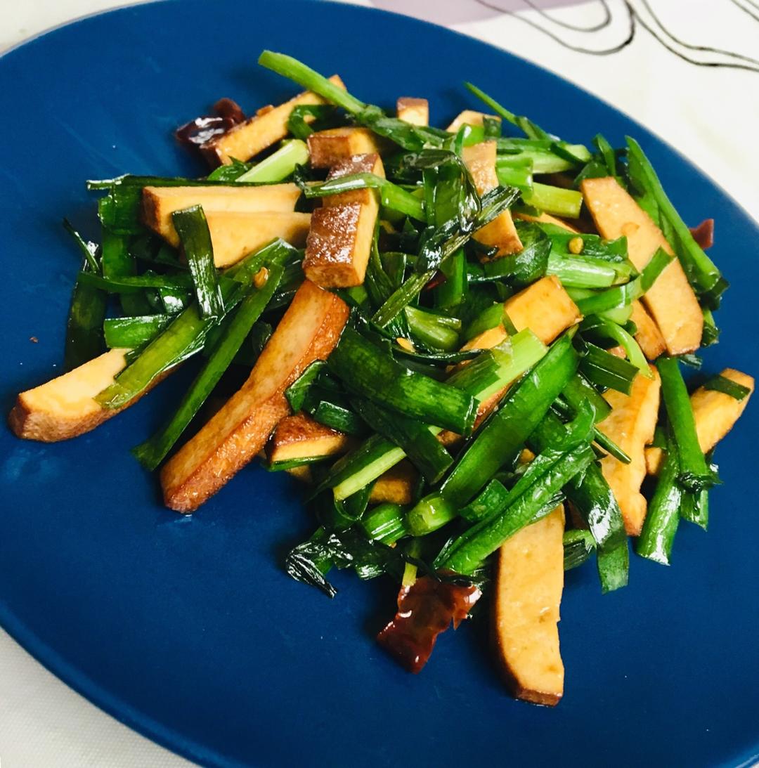 潜以田做的韭菜炒香干