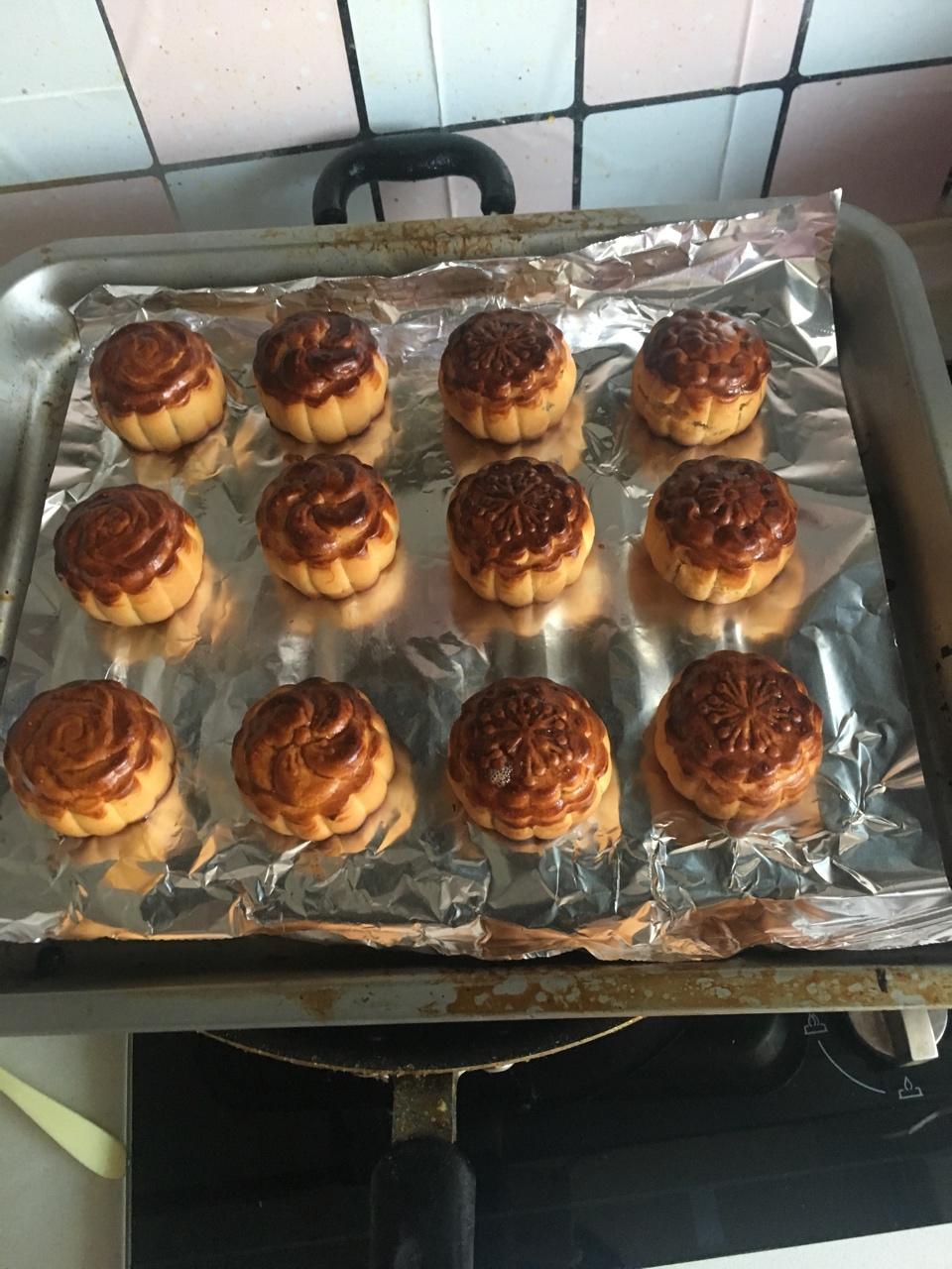 广式月饼——蛋黄莲蓉月饼