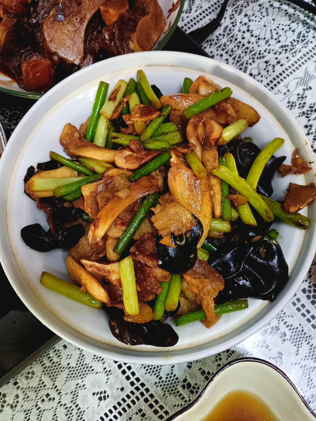 赤松茸炒肉