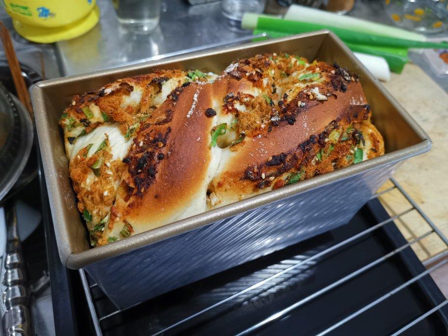 香葱肉松手撕吐司