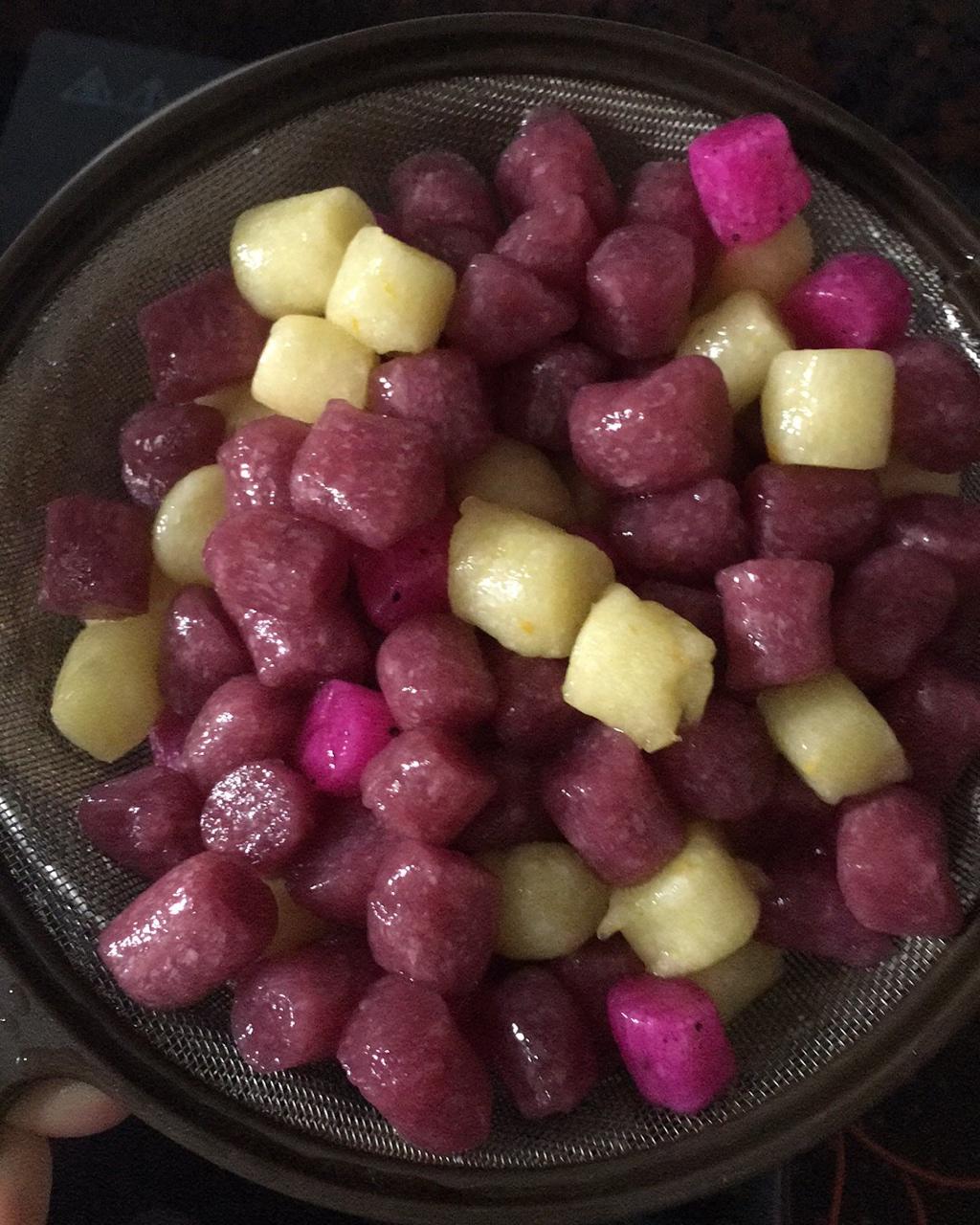 芋圆芒果椰汁西米露