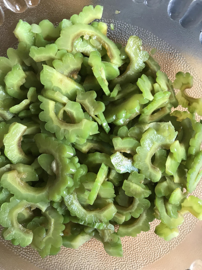 超级下饭的凉拌苦瓜