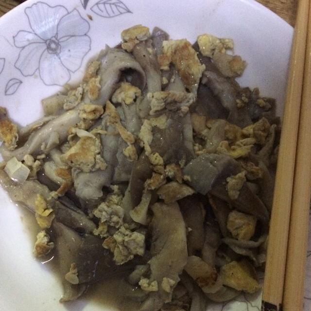 蘑菇炒鸡蛋的做法