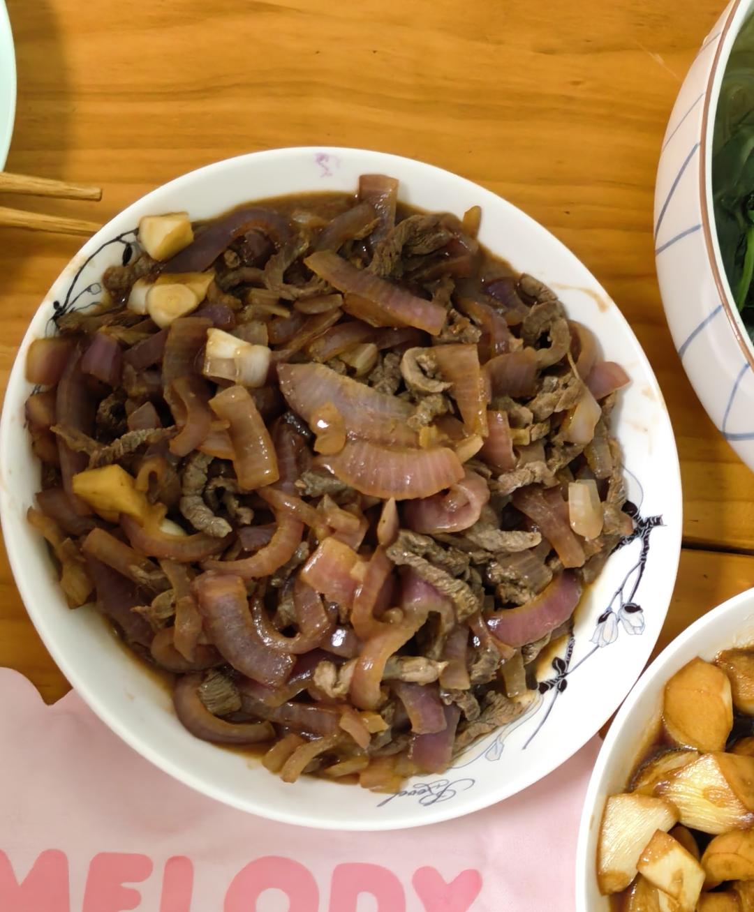 洋葱炒牛肉片