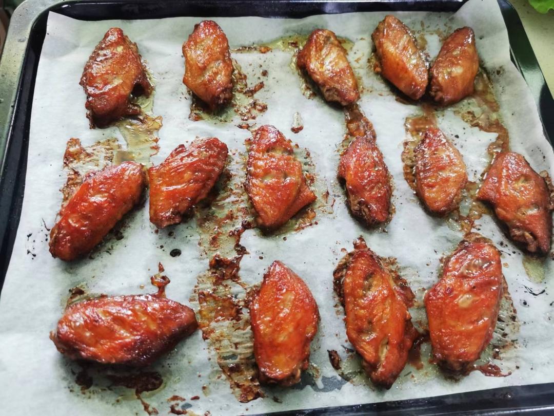 无比鲜嫩多汁的蒜香蜜汁鸡翅