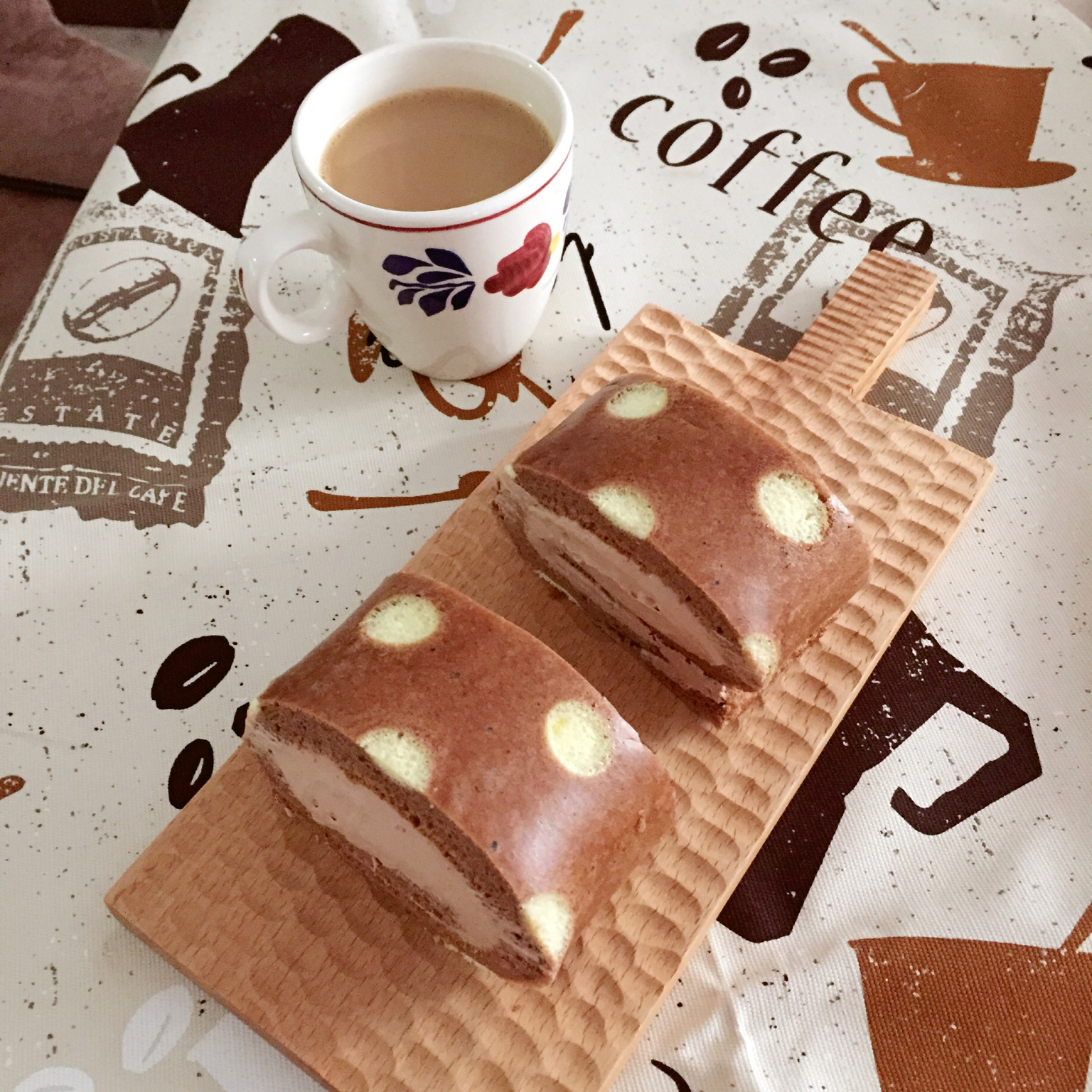 波点巧克力蛋糕卷