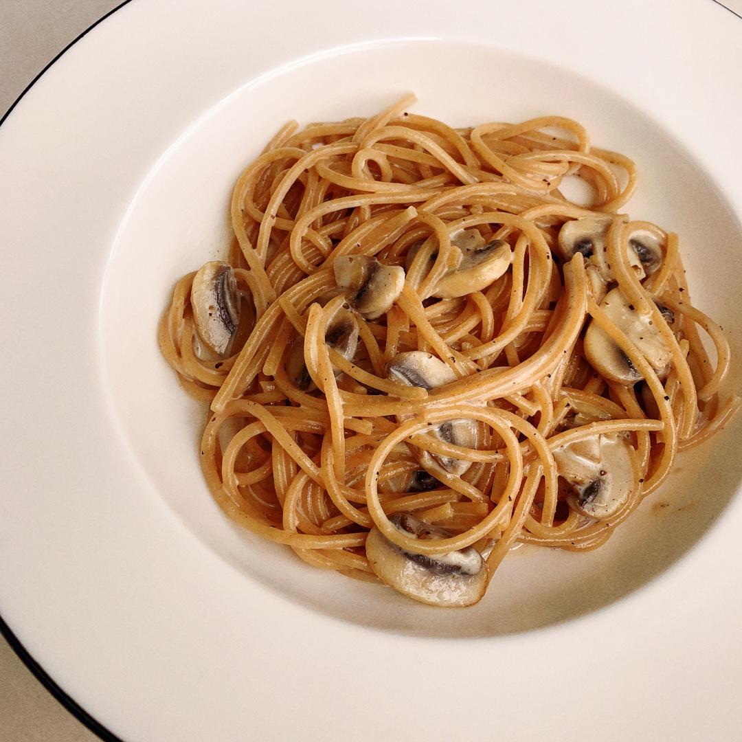 奶油芦笋蘑菇意面