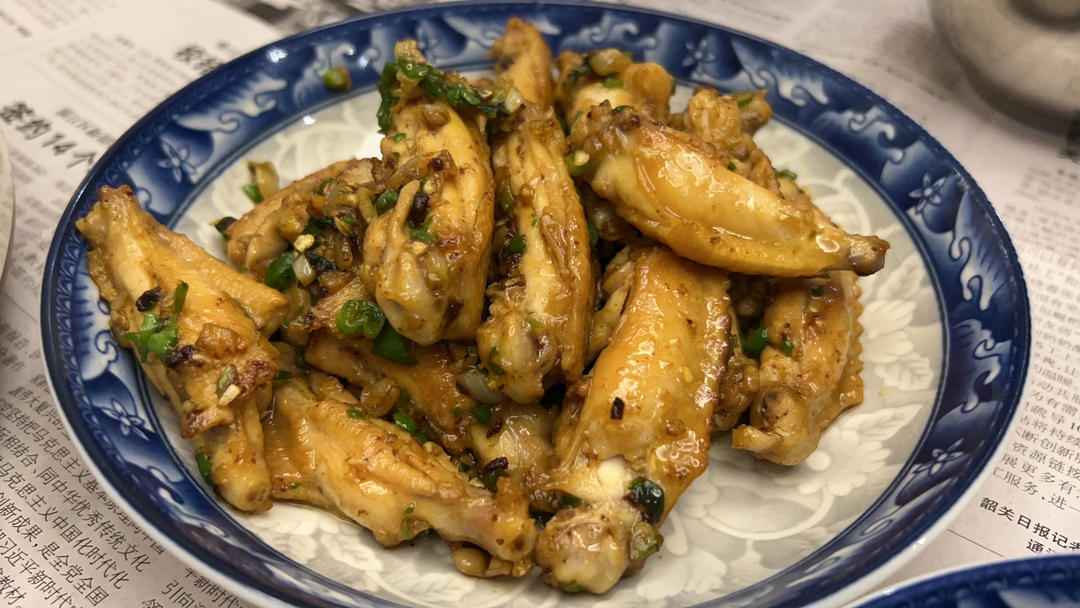 网红菜～好吃到嗦手指的蒜香鸡翅