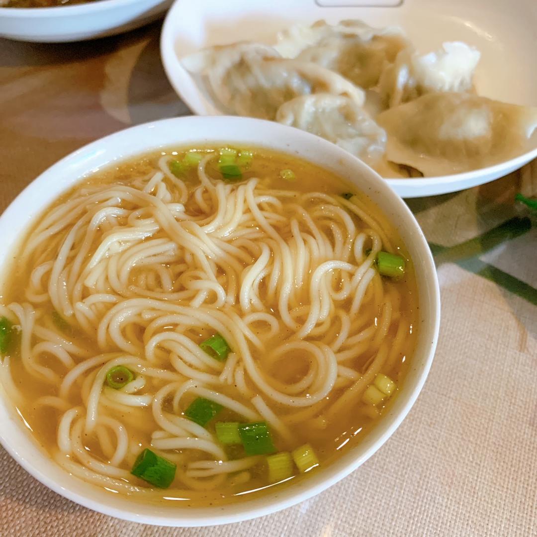 一碗热汤面