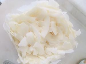 自制香浓纯椰奶#豆浆机版的做法 步骤1