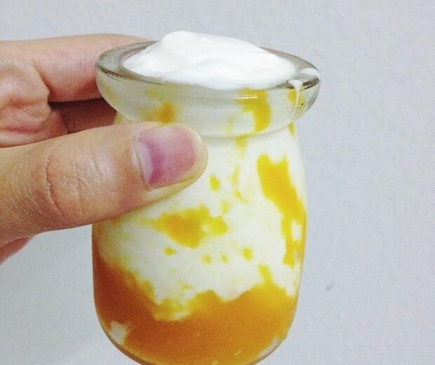 芒果酱酸奶（芒果果酱+电饭煲自制酸奶做法）的做法