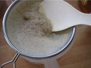 红枣燕麦豆浆的做法 步骤2
