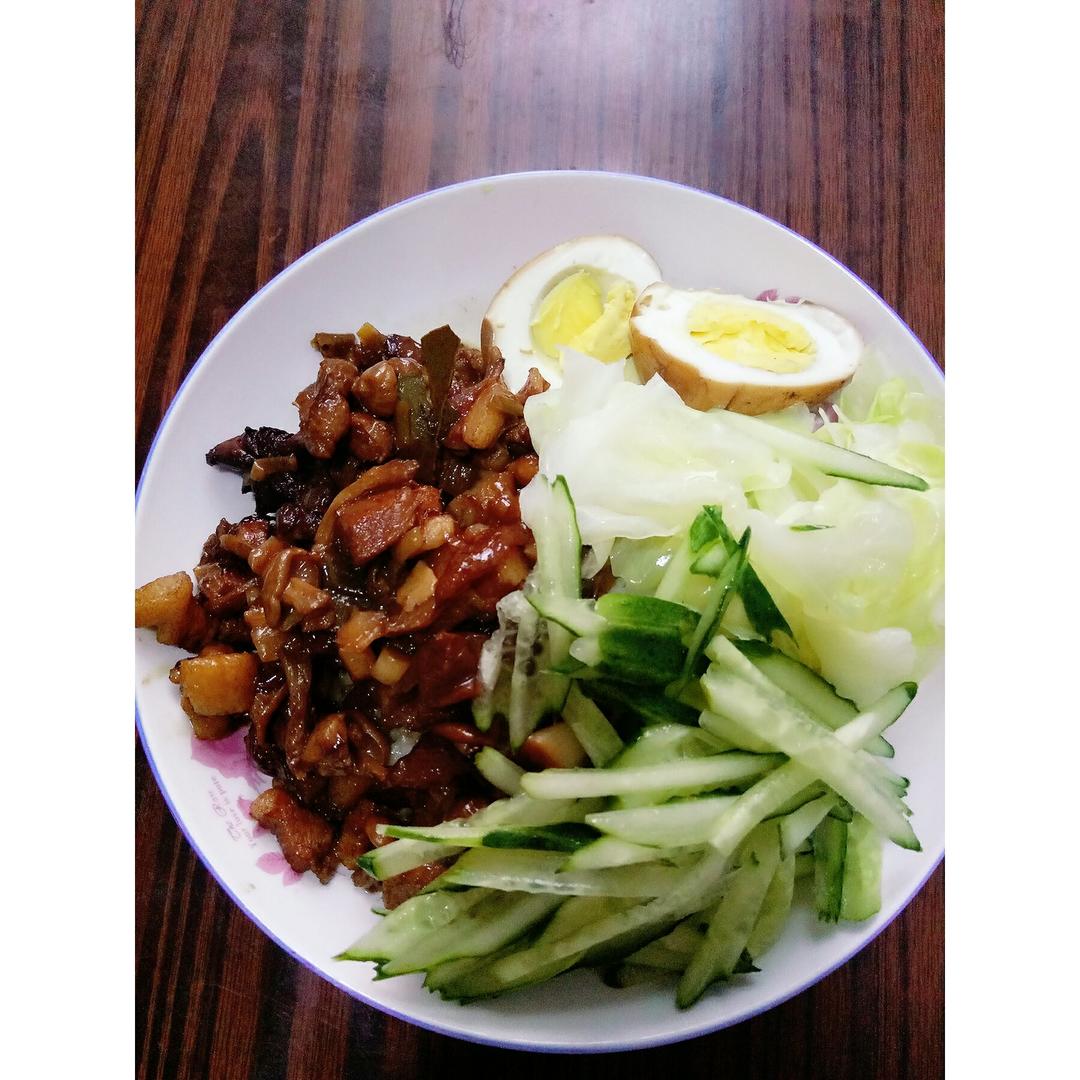 洋葱酥卤肉饭
