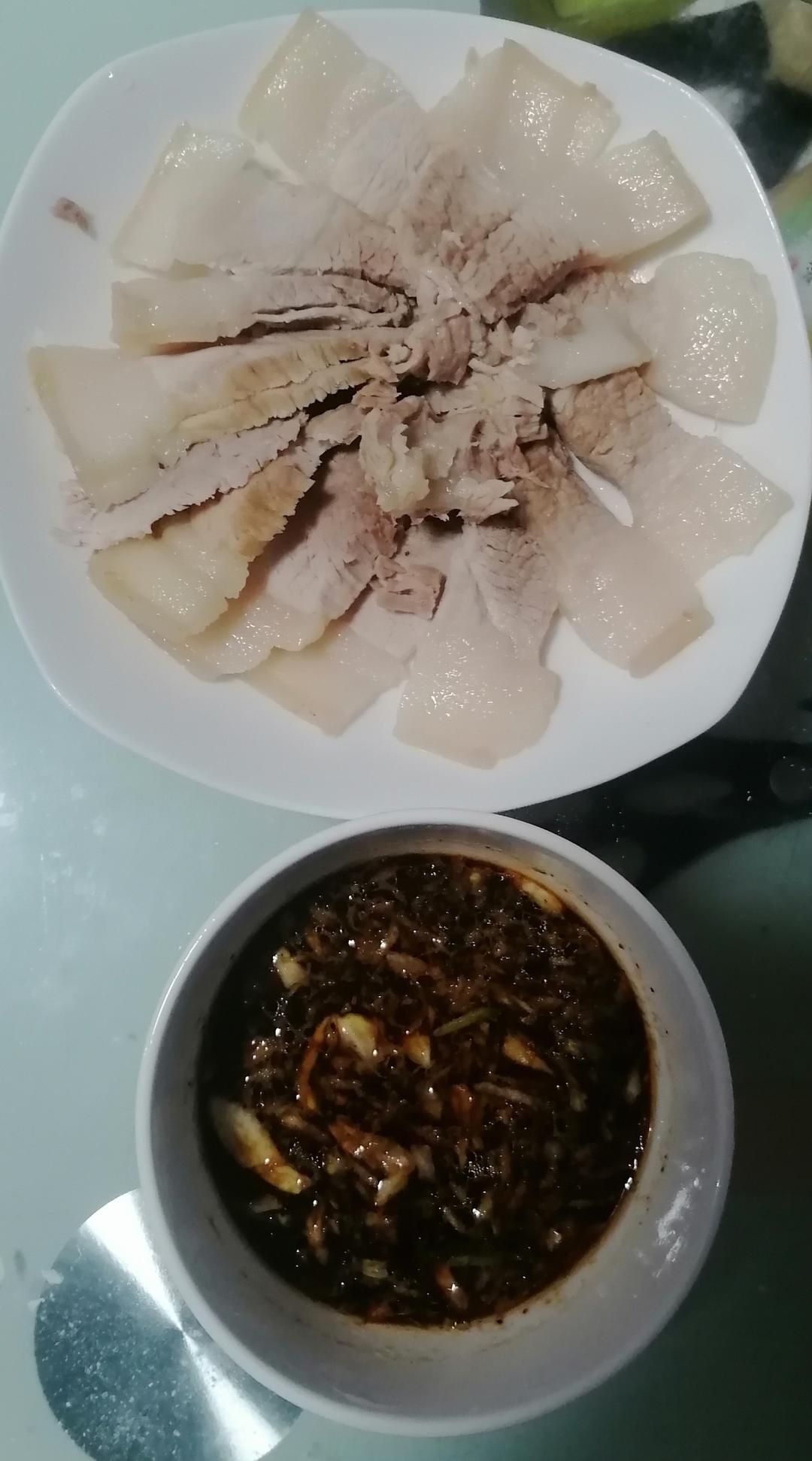 肥而不腻的蒜泥白肉