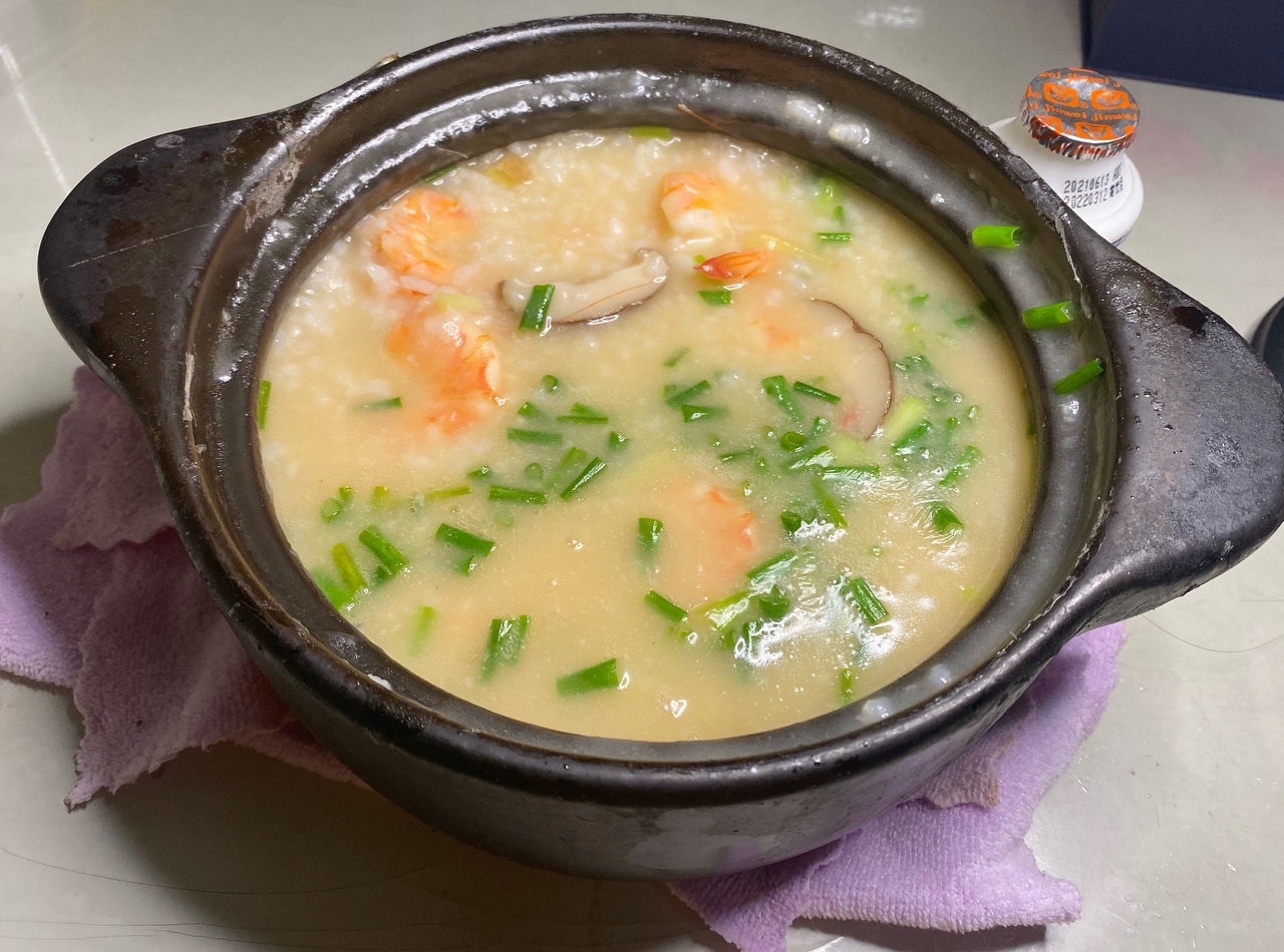 鲜虾砂锅粥的做法