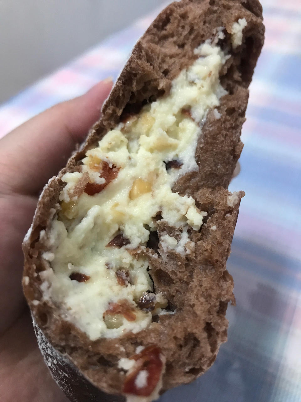 巧克力坚果乳酪软欧包🍞满满乳酪坚果果干馅料🍒明日早餐