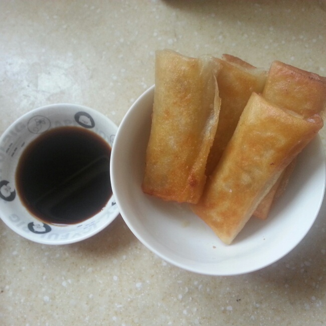 黄芽菜肉丝春卷