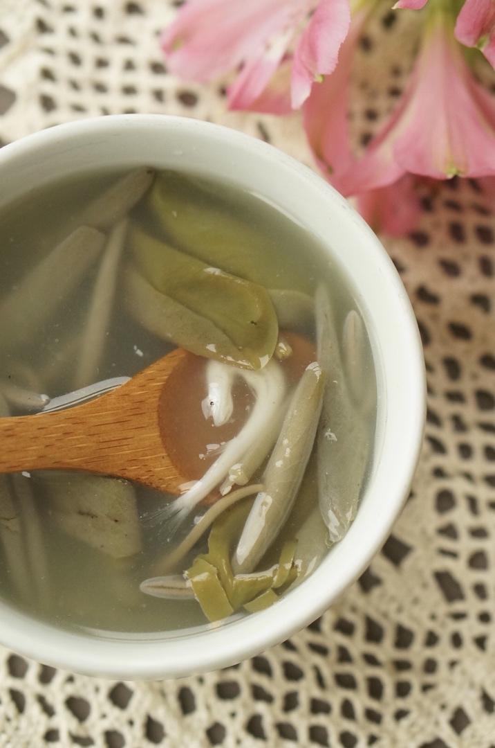 太湖莼菜银鱼羹