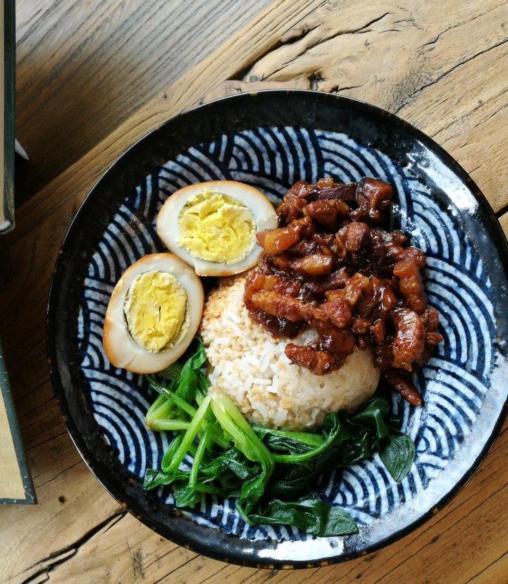 洋葱酥卤肉饭