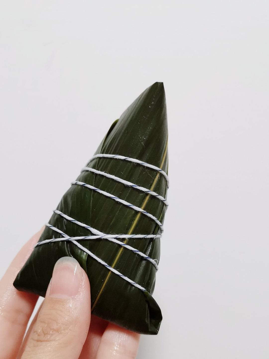 排骨腊肠蛋黃香菇粽—霸王粽