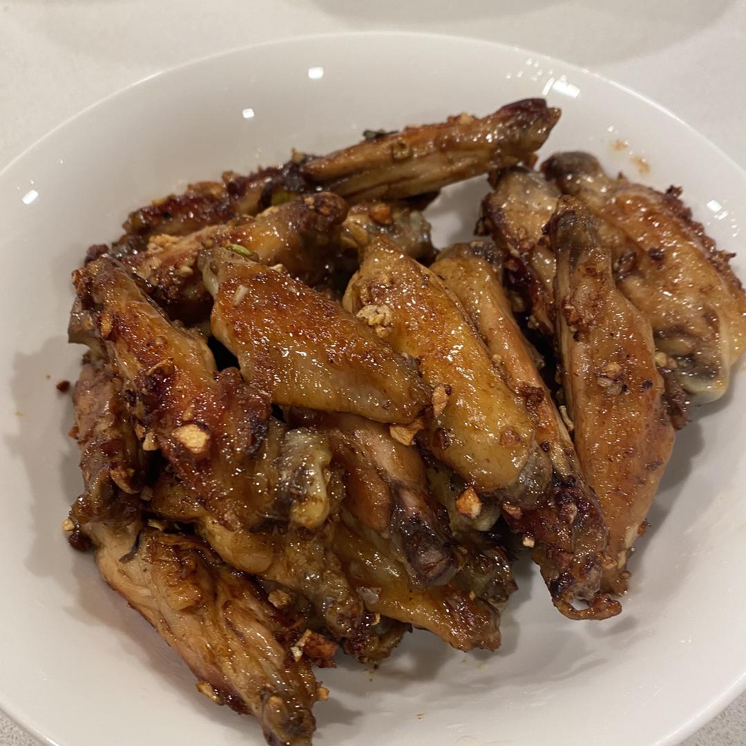 蒜香鸡翅的做法