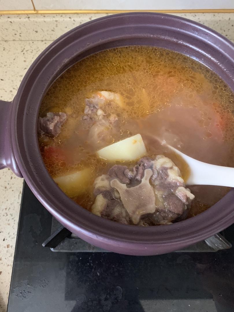 番茄土豆牛尾汤