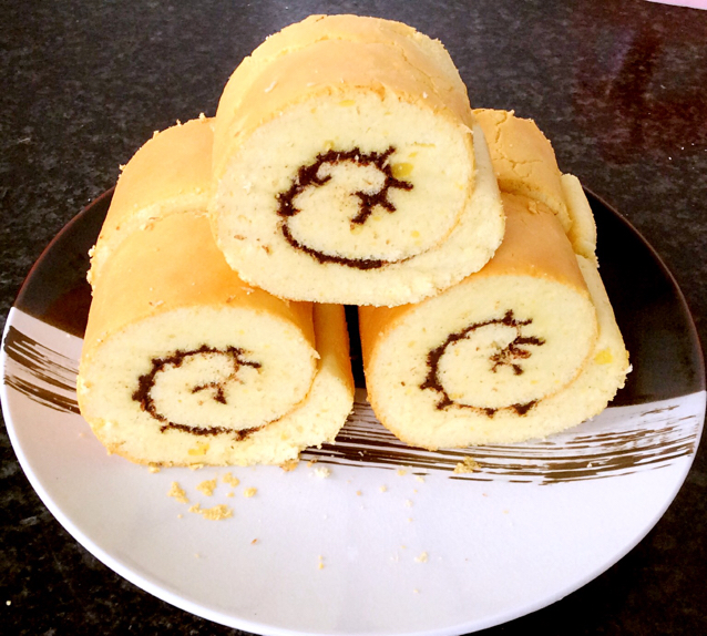 草莓酱蛋糕卷