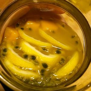 N种自制水果茶（百搭的蜂蜜柠檬百香果）的做法 步骤6