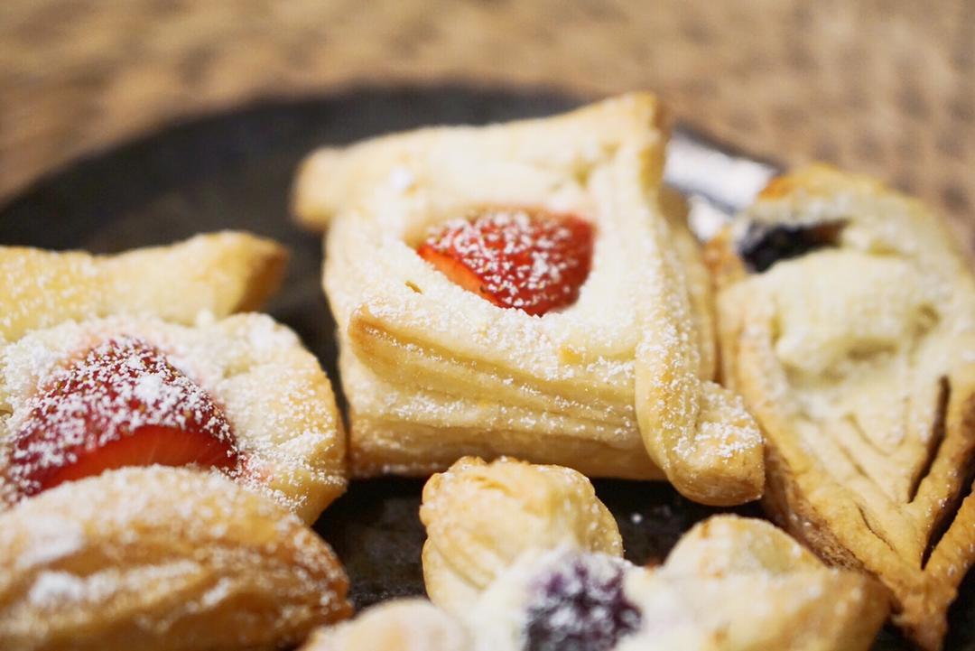 基础千层酥皮做法--附果酱酥、风车酥、蝴蝶酥和羊角酥整形