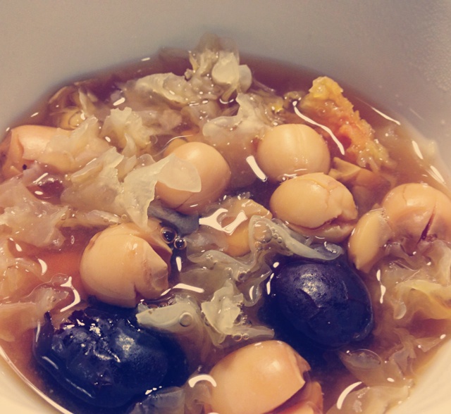 红枣银耳莲子羹