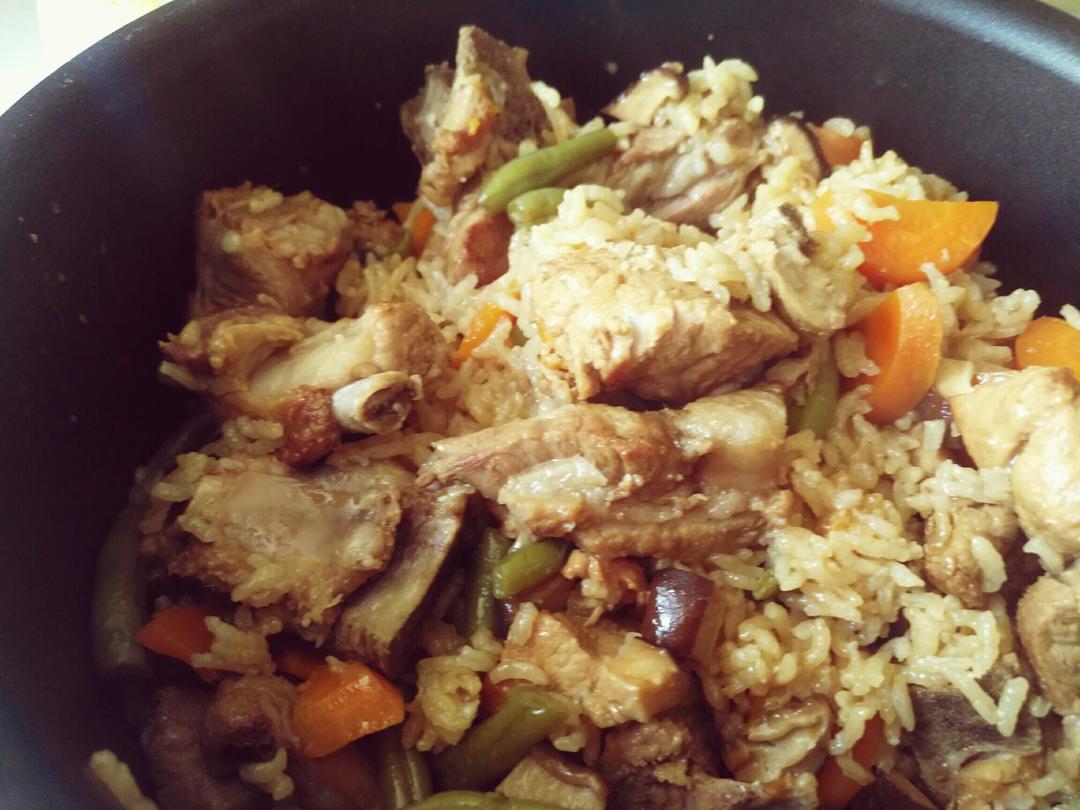 喷香排骨焖饭（爆好吃）