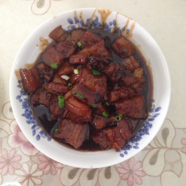 吃着碗里望着锅里的红烧肉