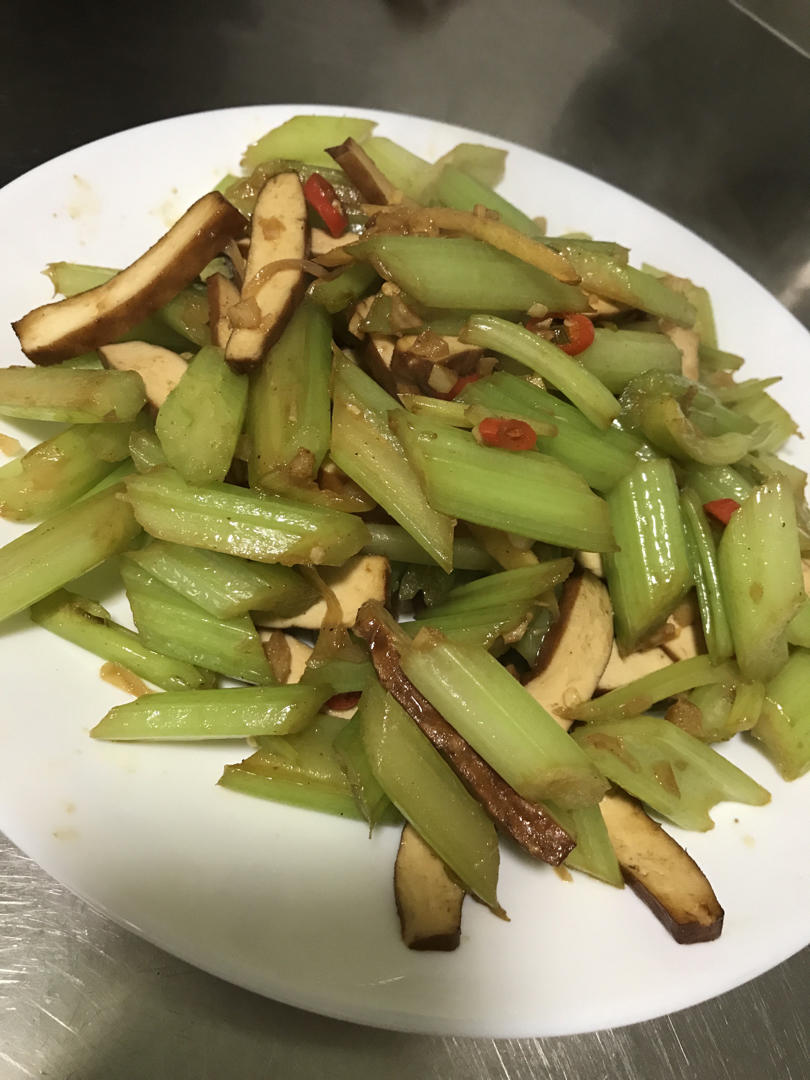 芹菜炒香干