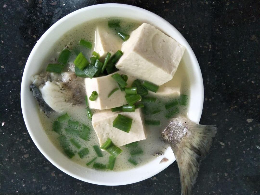 鲫鱼豆腐汤