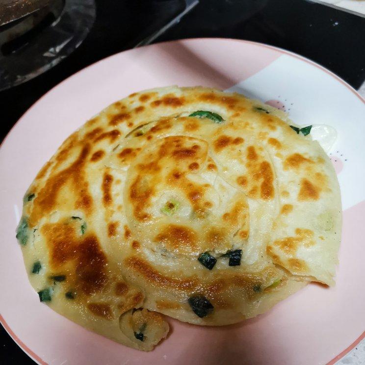 饺子皮做葱花小饼