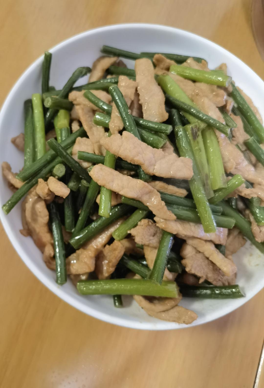 蒜苔炒肉丝