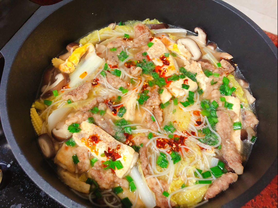 鲜菇豆腐煲