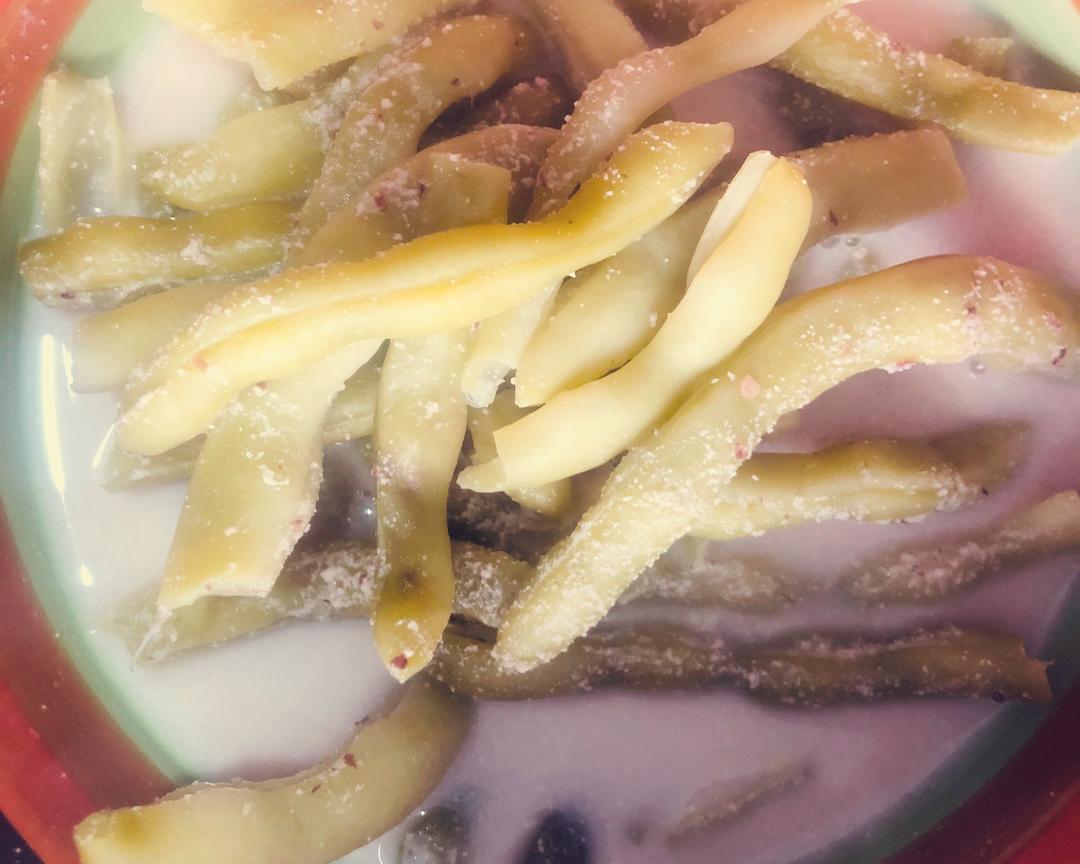 山杏仁炖豆角的做法
