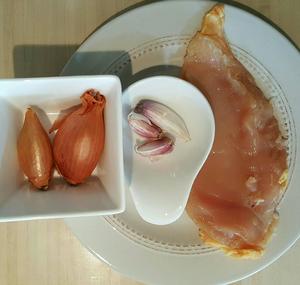 法式健康家常：普罗旺斯鸡肉炖菜的做法 步骤1