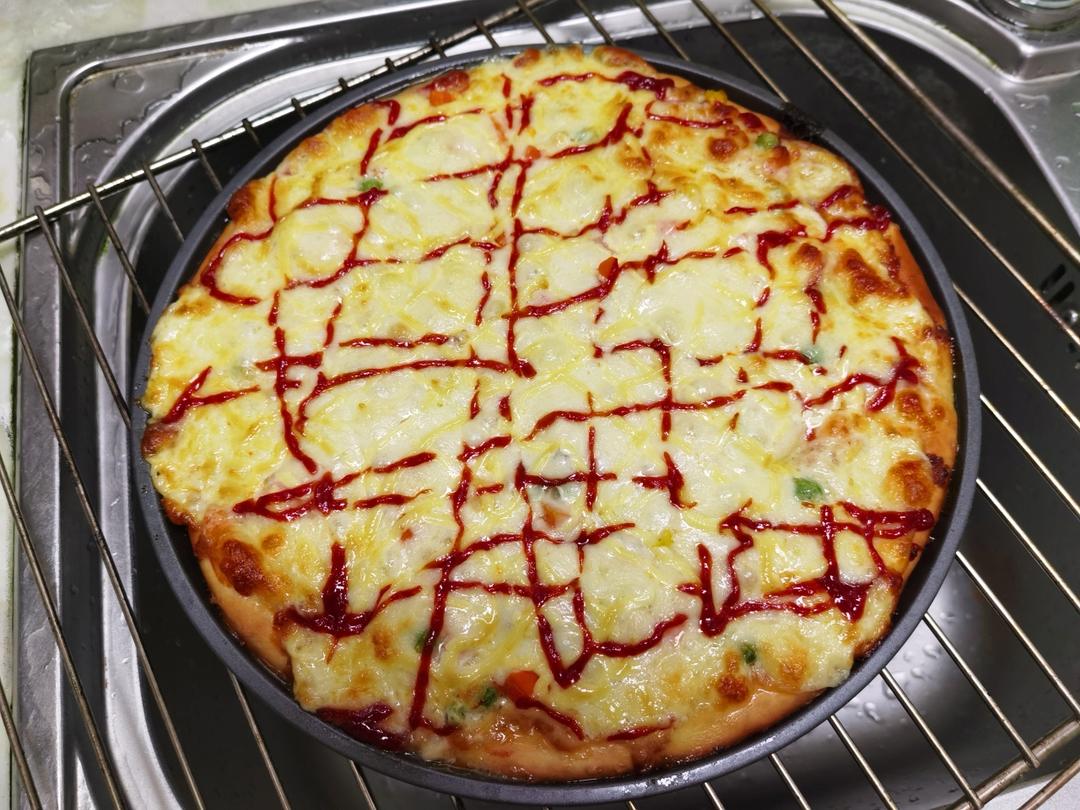 含宣软饼皮做法、自己在家也能做出馅料十足、超拉丝的美味诱人披萨