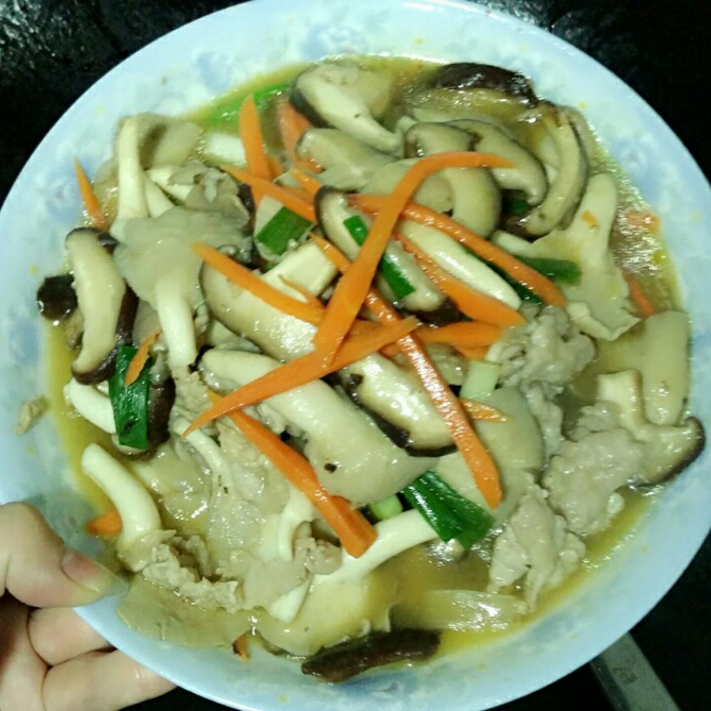 肉片炒双菇