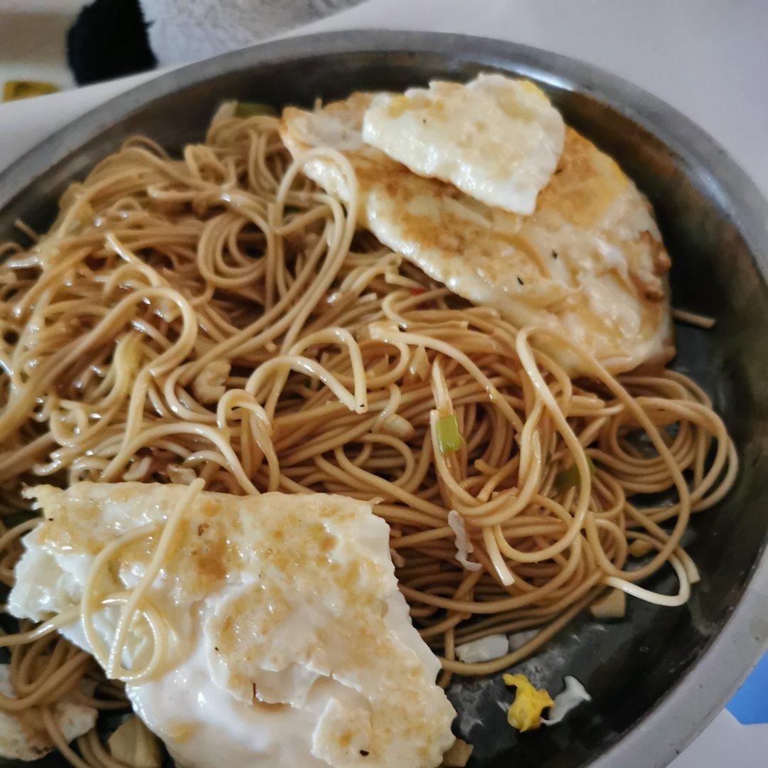 香到舔盘子🉐️荷包蛋焖面🍜超满足❗️