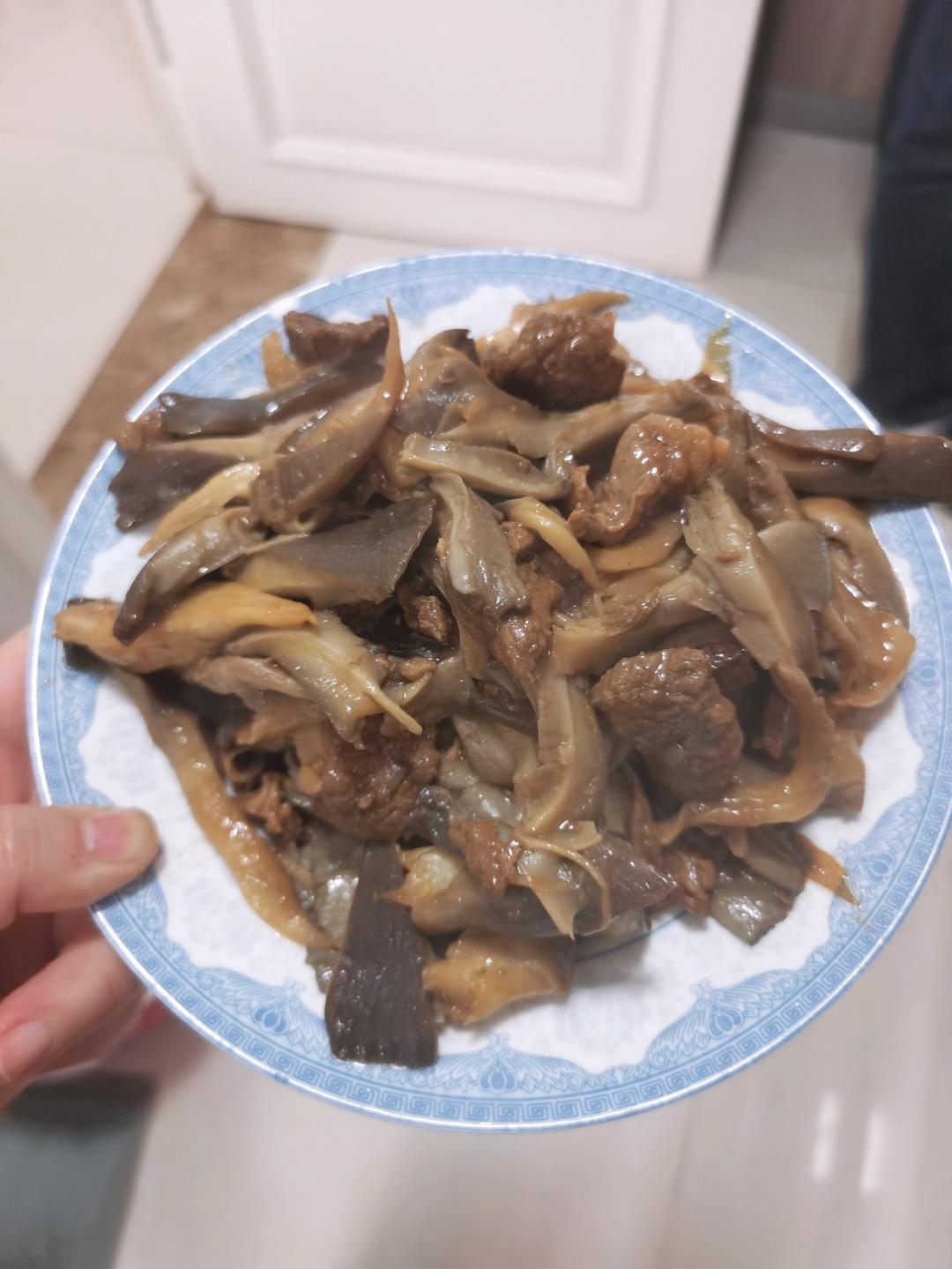蘑菇炒肉